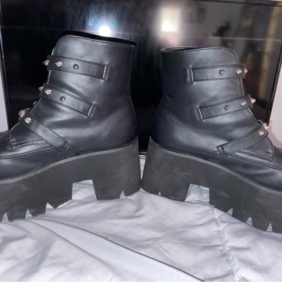 Demonia Ashes-55 Black || Women’s Size 11 || Slight Use - Picture 2 of 6